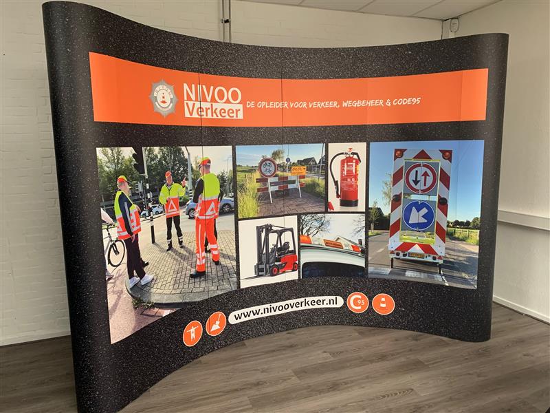 Gebogen magnetic pop up wand